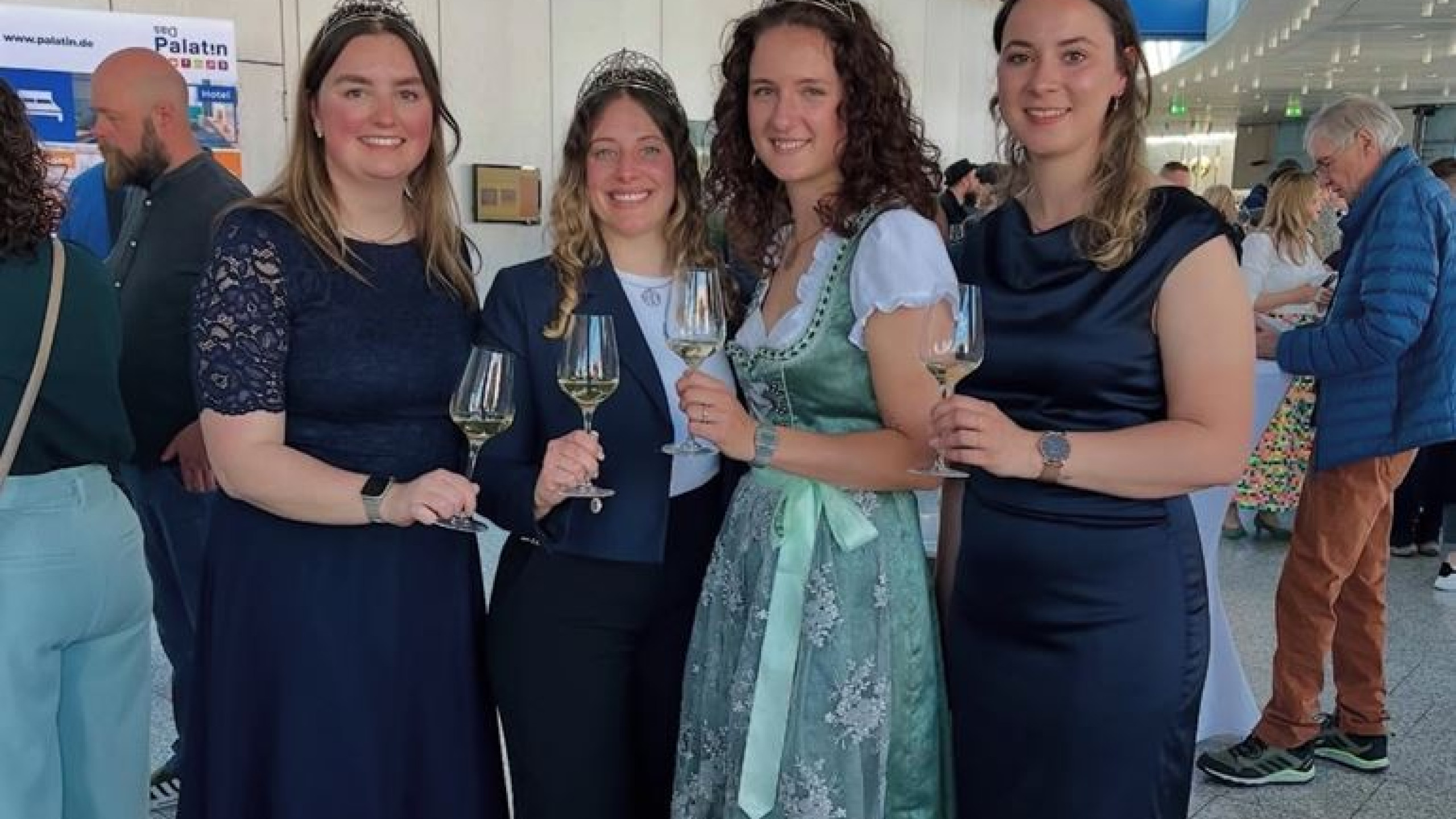 Neue Weinprinzessin für Badische Bergstraße und Kraichgau gewählt